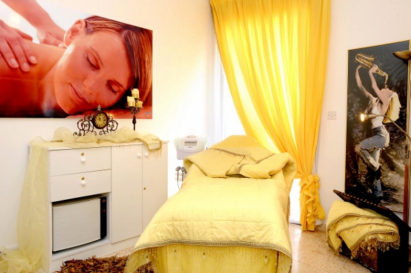 Corpofino treatment room (600x399)